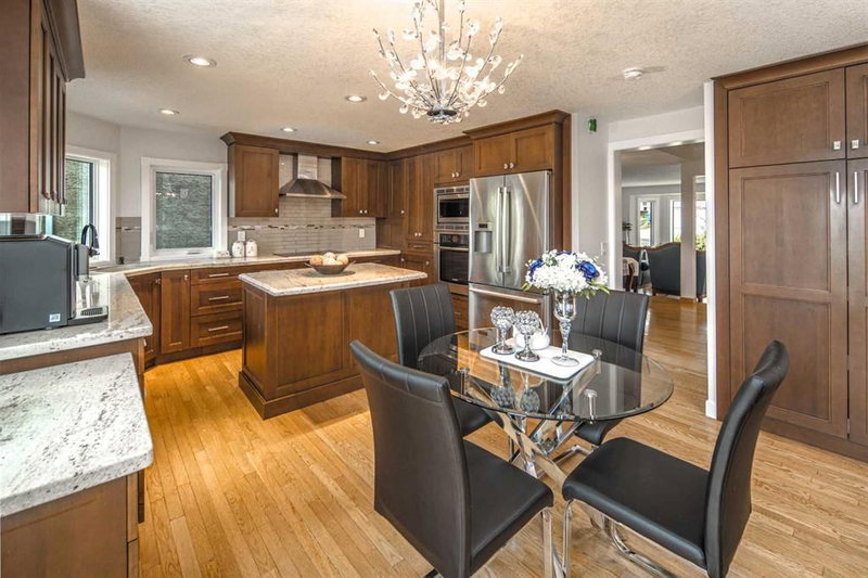 2612 Signal Hill Drive SW, Signal Hill — interior photo