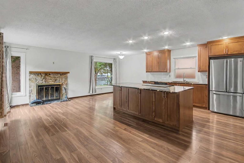 115 Mckenna Crescent SE, McKenzie Lake — interior photo 5