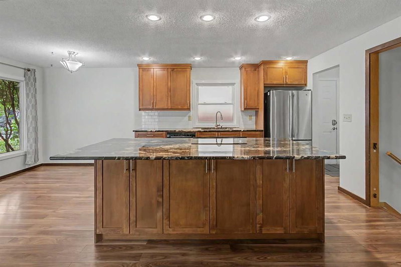 115 Mckenna Crescent SE, McKenzie Lake — interior photo 6