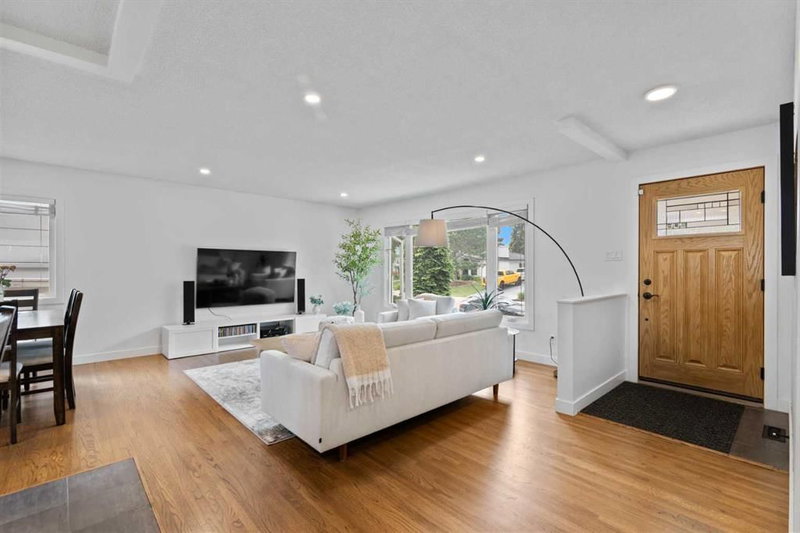 20 Mapleburn Drive SE, Maple Ridge — interior photo 5