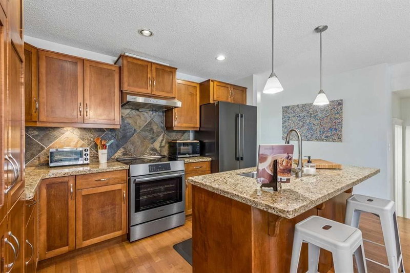 3444 3 Avenue NW, Parkdale — interior photo