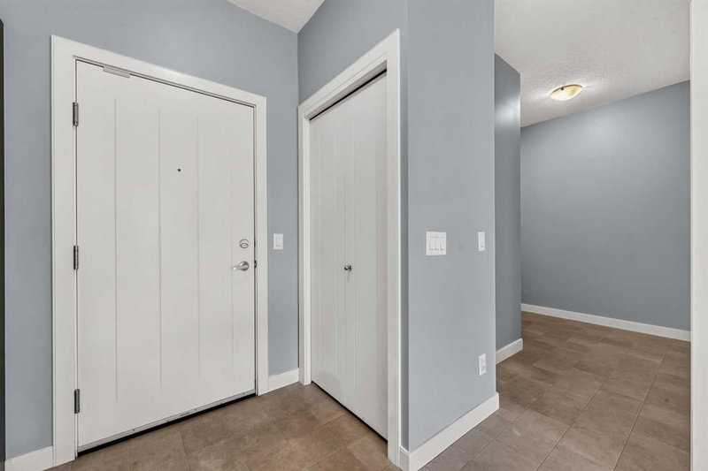 2405, 604 East Lake Boulevard NE, East Lake Industrial — interior photo