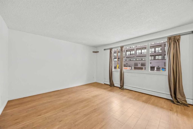 203, 924 18 Avenue SW, Lower Mount Royal — interior photo