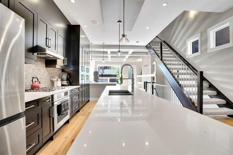 235 11 Avenue NE, Crescent Heights — interior photo 5