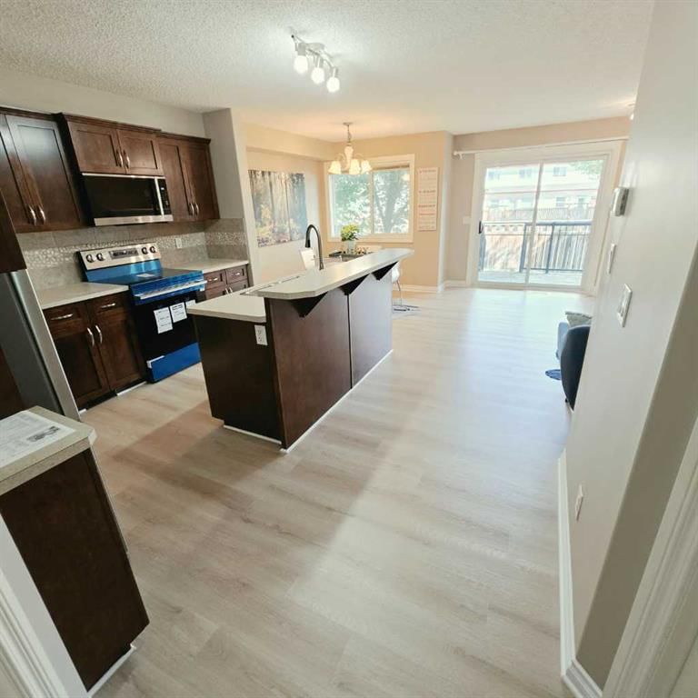 129, 308 11 Avenue, Eagleview Estates — interior photo