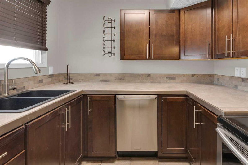 1808, 2520 Palliser Drive SW, Oakridge — interior photo