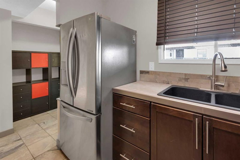 1808, 2520 Palliser Drive SW, Oakridge — interior photo 7