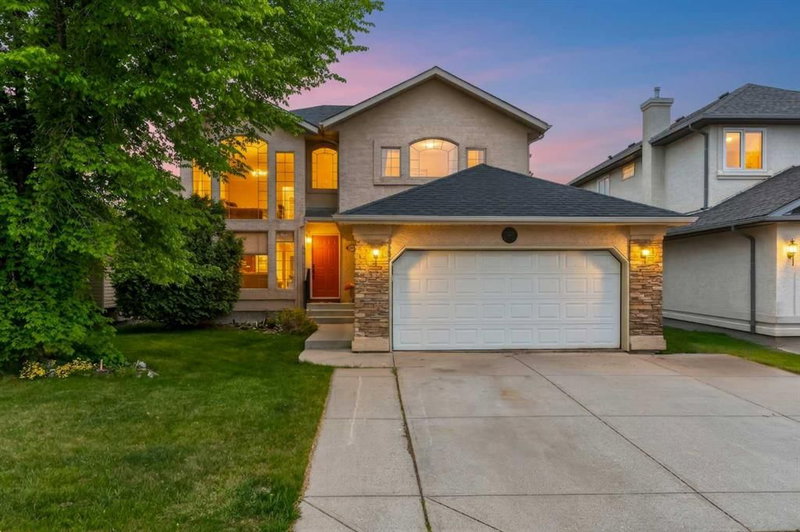 Detached at 148 Sierra Madre Crescent SW, Signal Hill — listing photo