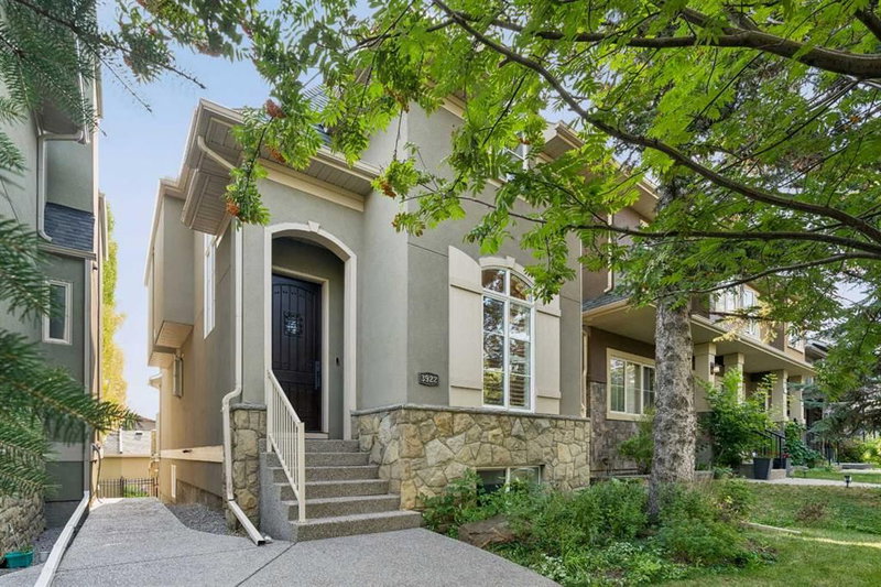 3922 16a Street SW, Calgary, Alberta