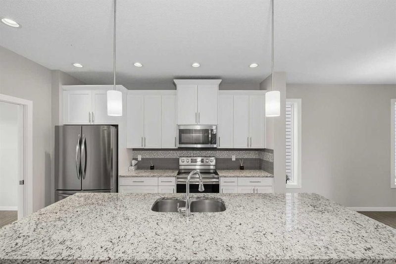 75 Legacy Glen Row SE, Legacy — interior photo 5