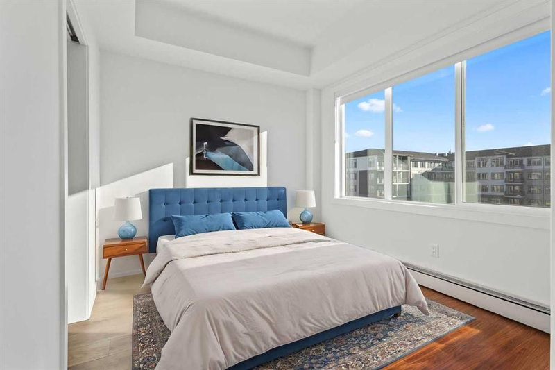 2418, 395 Skyview Parkway NE, Cityscape — interior photo 6
