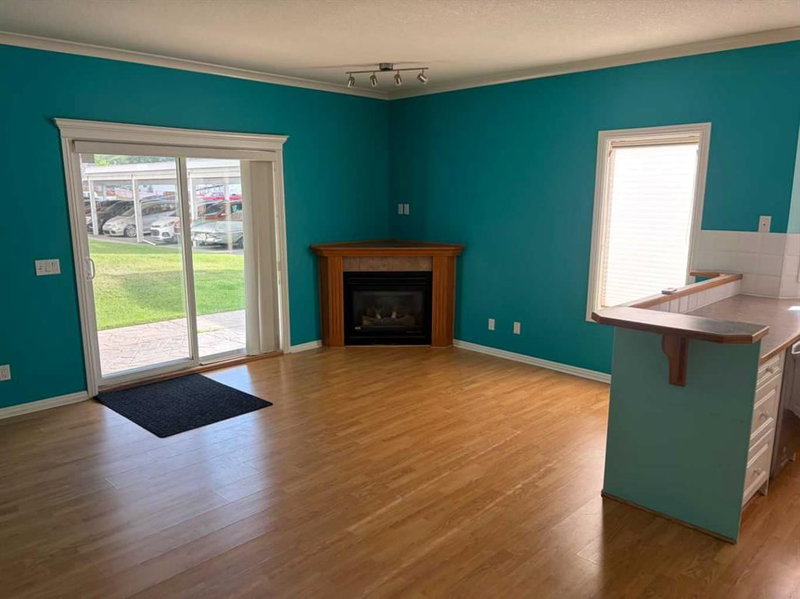 101, 7 Lineham Avenue, Heritage Okotoks — interior photo 5