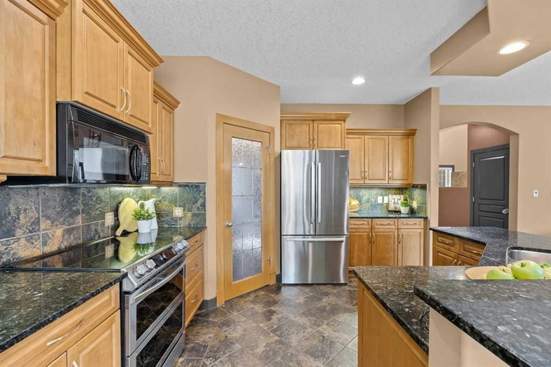 139 Tuscany Ridge Close NW, Tuscany — interior photo 5