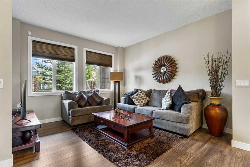 579 Evanston Drive NW, Evanston — interior photo