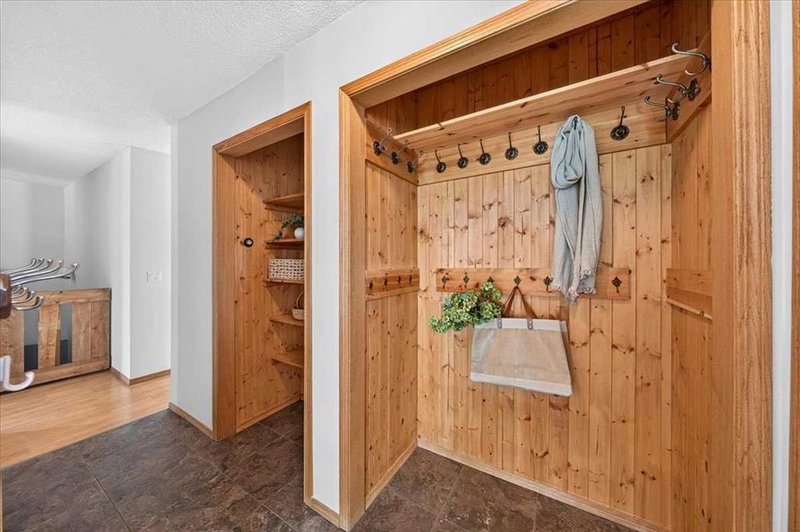 1837 Meadowbrook Drive SE, Meadowbrook — interior photo 7
