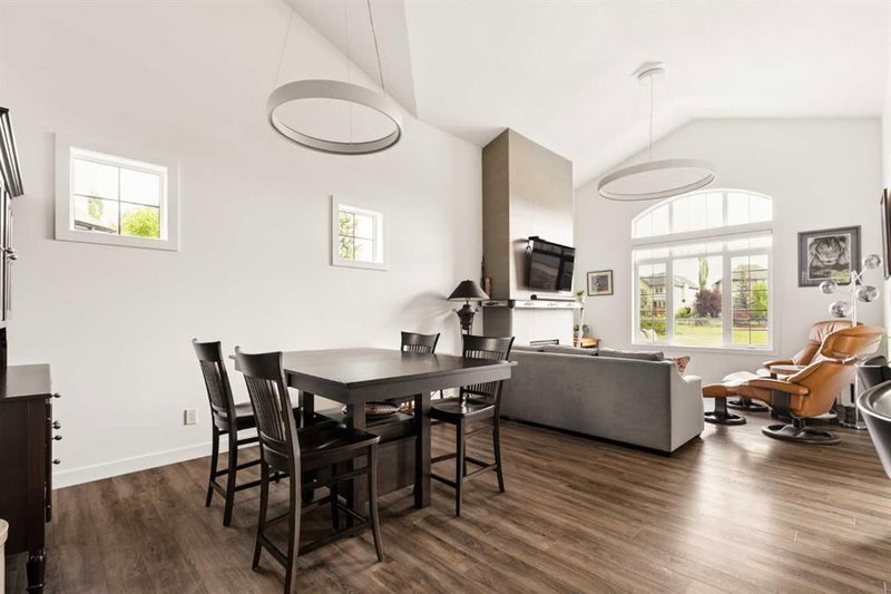 25 Quarry Common SE, Douglasdale/Glen — interior photo 5