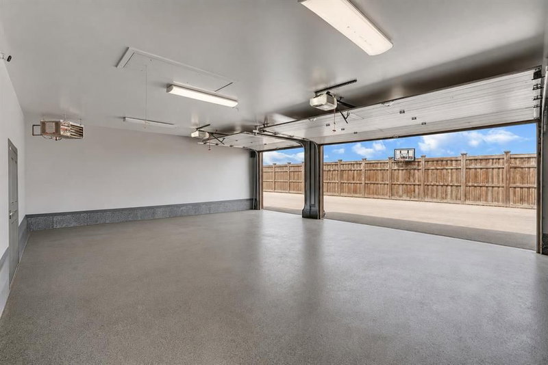 360 Marquis Heights SE