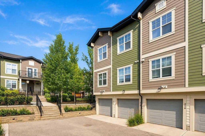 218 Cranford SE