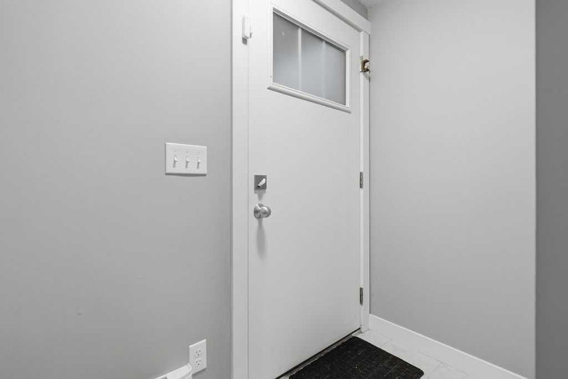 218 Cranford SE