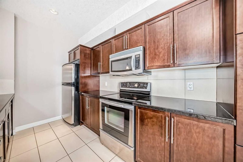 206, 488 7 Avenue NE, Renfrew — interior photo 5