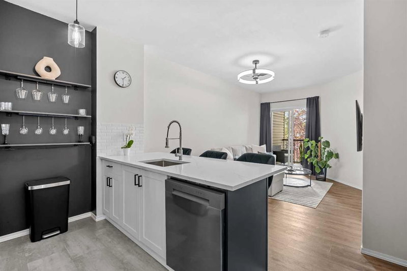 2213, 73 Erin Woods Court, Erin Woods — interior photo 6