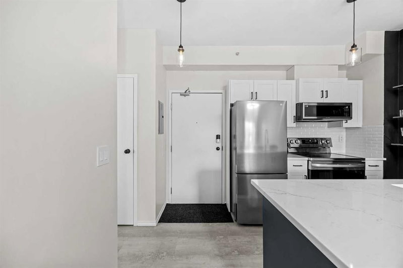 2213, 73 Erin Woods Court, Erin Woods — interior photo 7