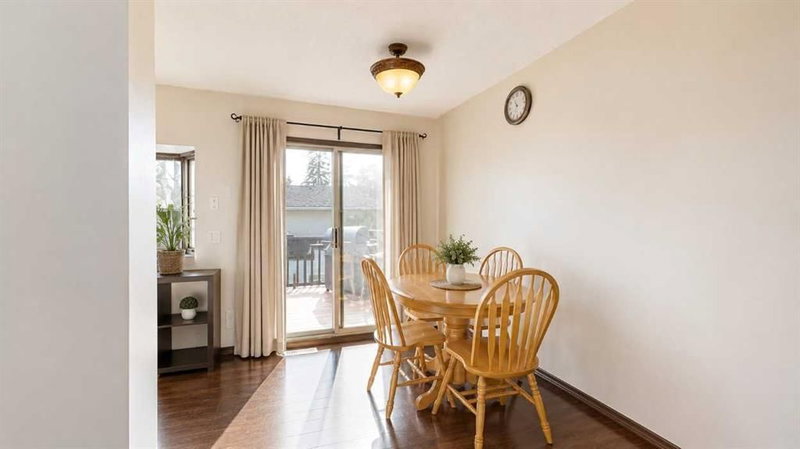 31 Penrith Place SE, Penbrooke Meadows — interior photo
