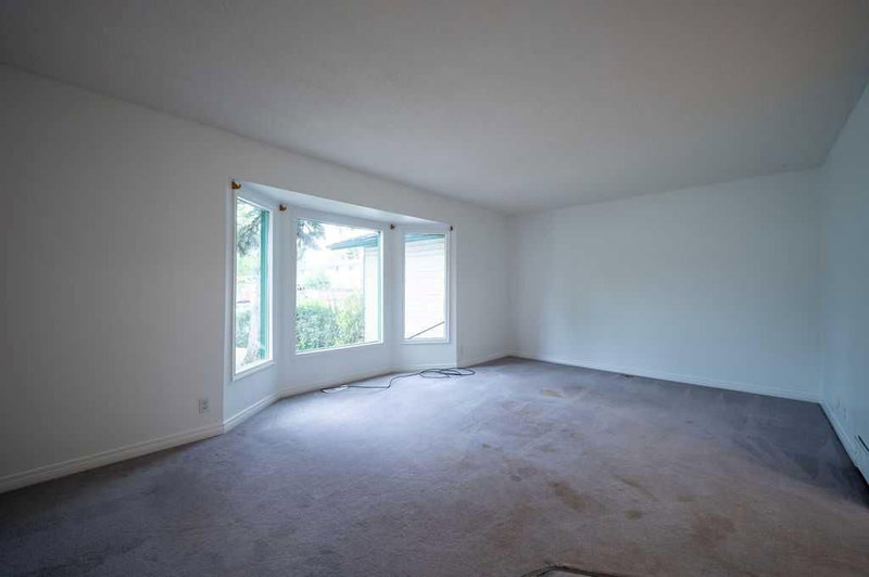 2603 60 Street NE, Pineridge — interior photo