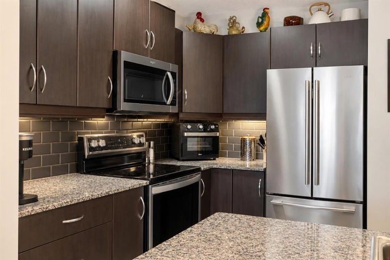 4206, 5605 Henwood Street SW, Garrison Green — interior photo 5