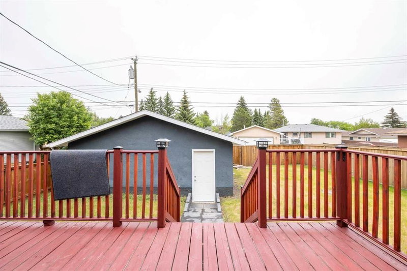 6036 4 Street NE, Thorncliffe — interior photo
