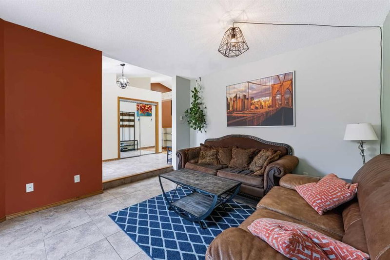 75 Manyhorses Drive, Redwood Meadows — interior photo 6