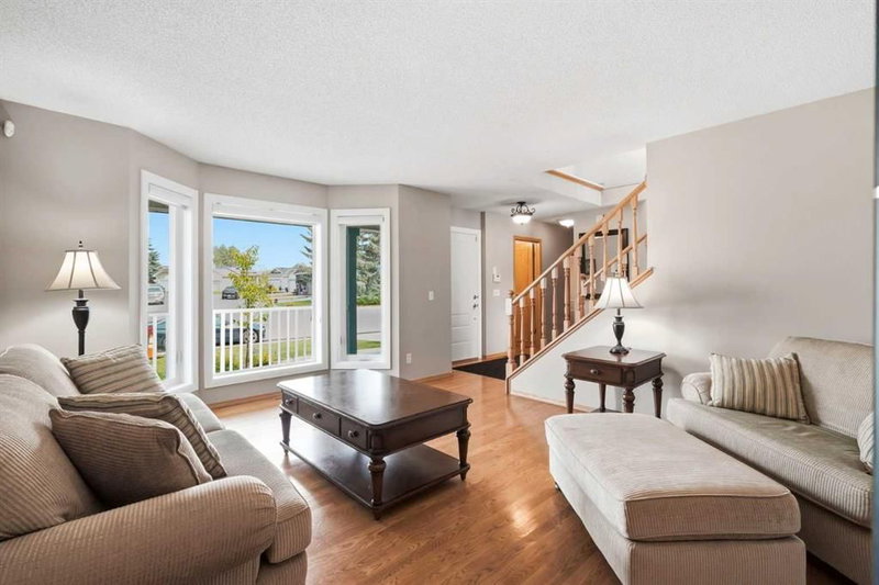 122 Douglas Woods Hill SE, Douglasdale/Glen — interior photo