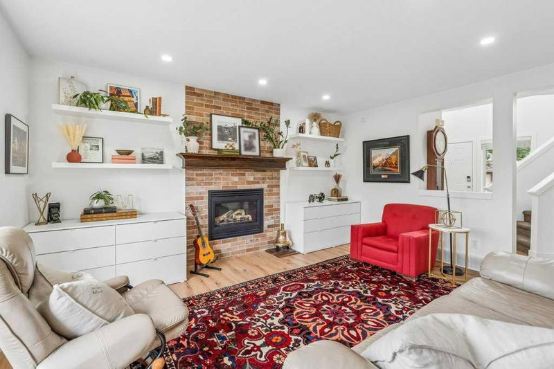 42 Douglas Glen Circle SE, Douglasdale/Glen — interior photo 6