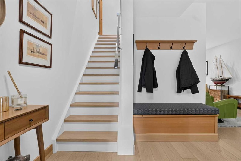 124 Garden Crescent SW, Elbow Park — interior photo