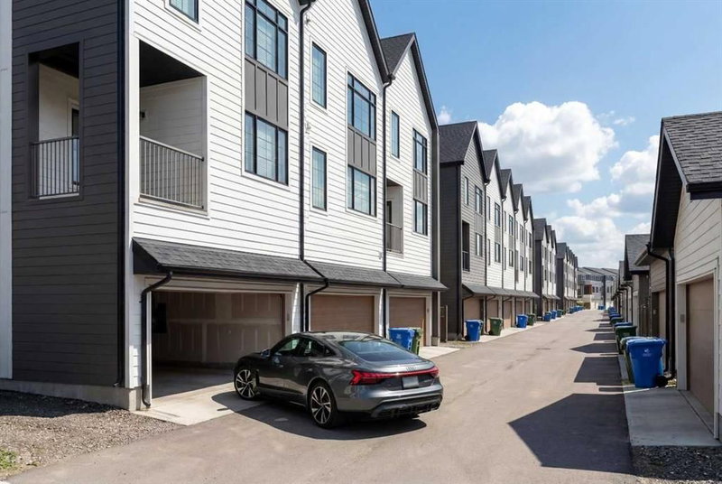 3873 155 Avenue SW, Alpine Park — interior photo 5