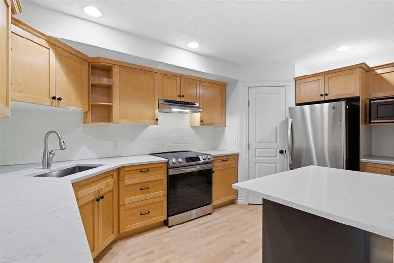2, 435 13 Avenue NE, Renfrew — interior photo 6