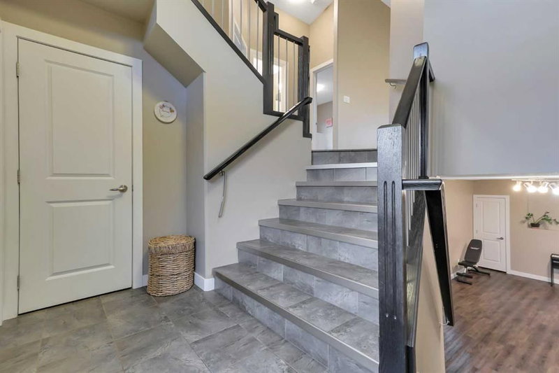 203 Cedar Square