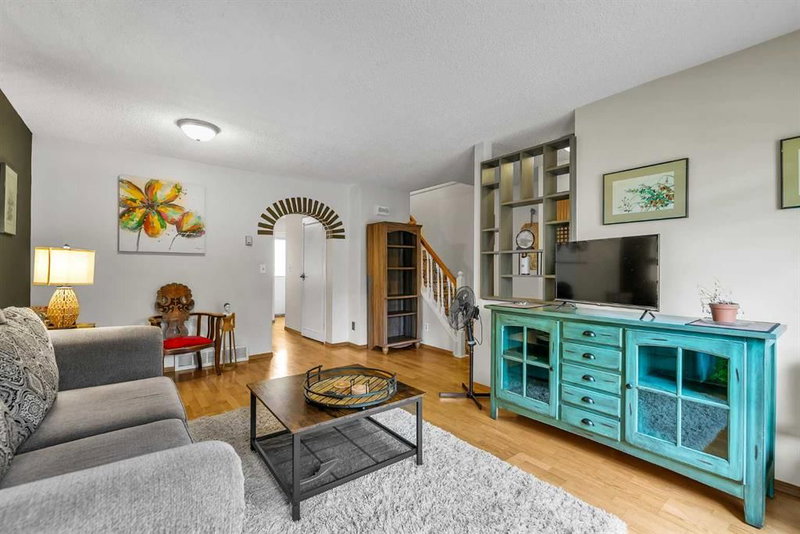 151 Midbend Place SE, Midnapore — interior photo