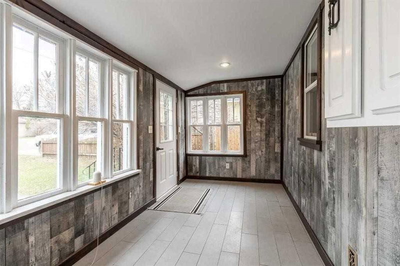 120 N 1 Street W