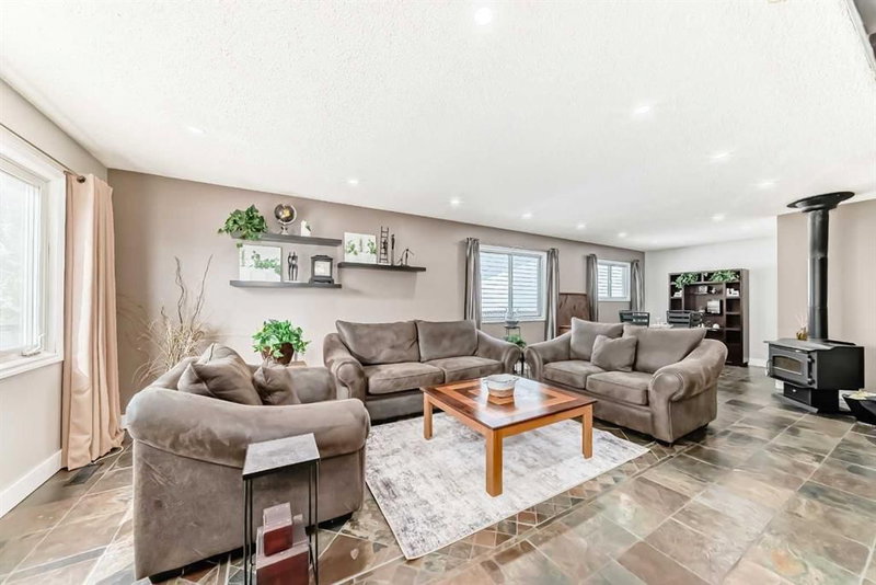 11 Huntstrom Place NE, Huntington Hills — interior photo 5
