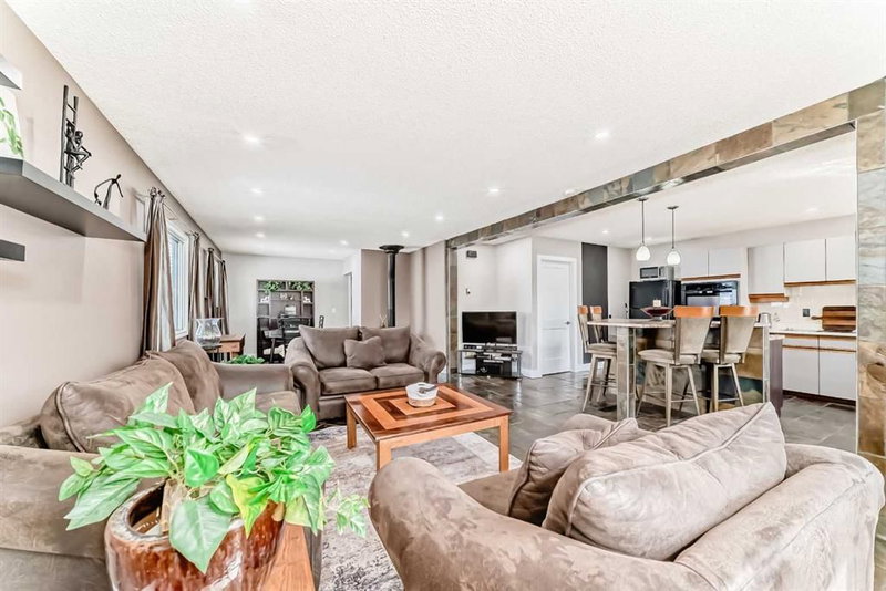 11 Huntstrom Place NE, Huntington Hills — interior photo 6