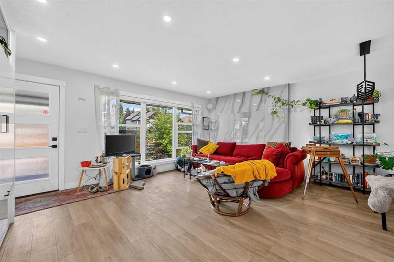 2415 22 Avenue SW, Richmond — interior photo 7