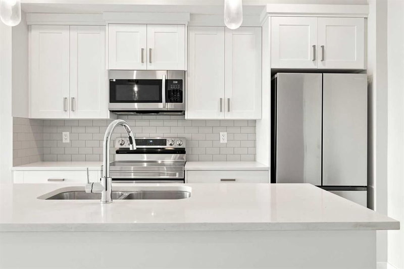 1307 - 42 Cranbrook Gardens SE