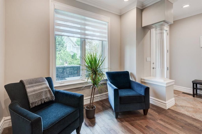 115 15 Street NW, Hillhurst — interior photo 5