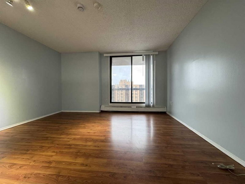 802, 116 3 Avenue SE, Chinatown — interior photo