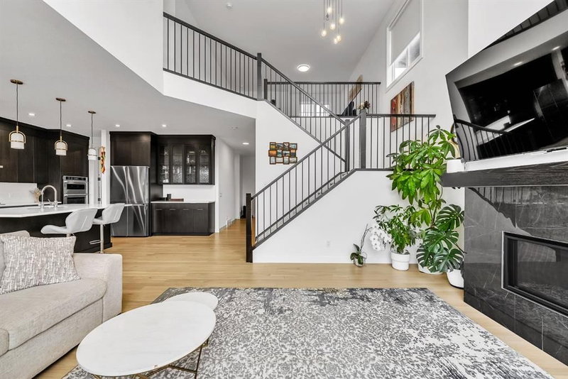 406 Rowley Way NW, Haskayne — interior photo 6
