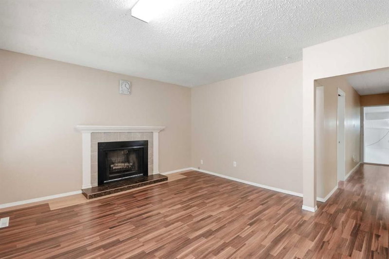 1832 43 Street SE, Forest Lawn — interior photo 5