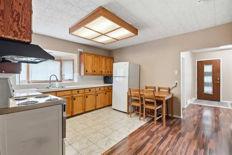 1832 43 Street SE, Forest Lawn — interior photo 7