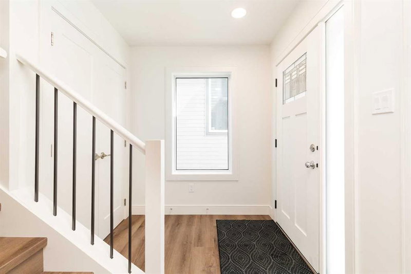 561 Malahat Green W