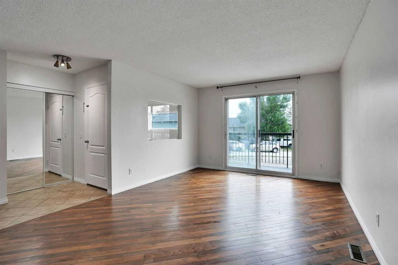 152 Fonda Drive SE, Forest Heights — interior photo 5